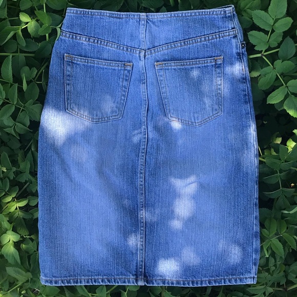 Vintage High Waisted Denim Skirt - Picture 2 of 8